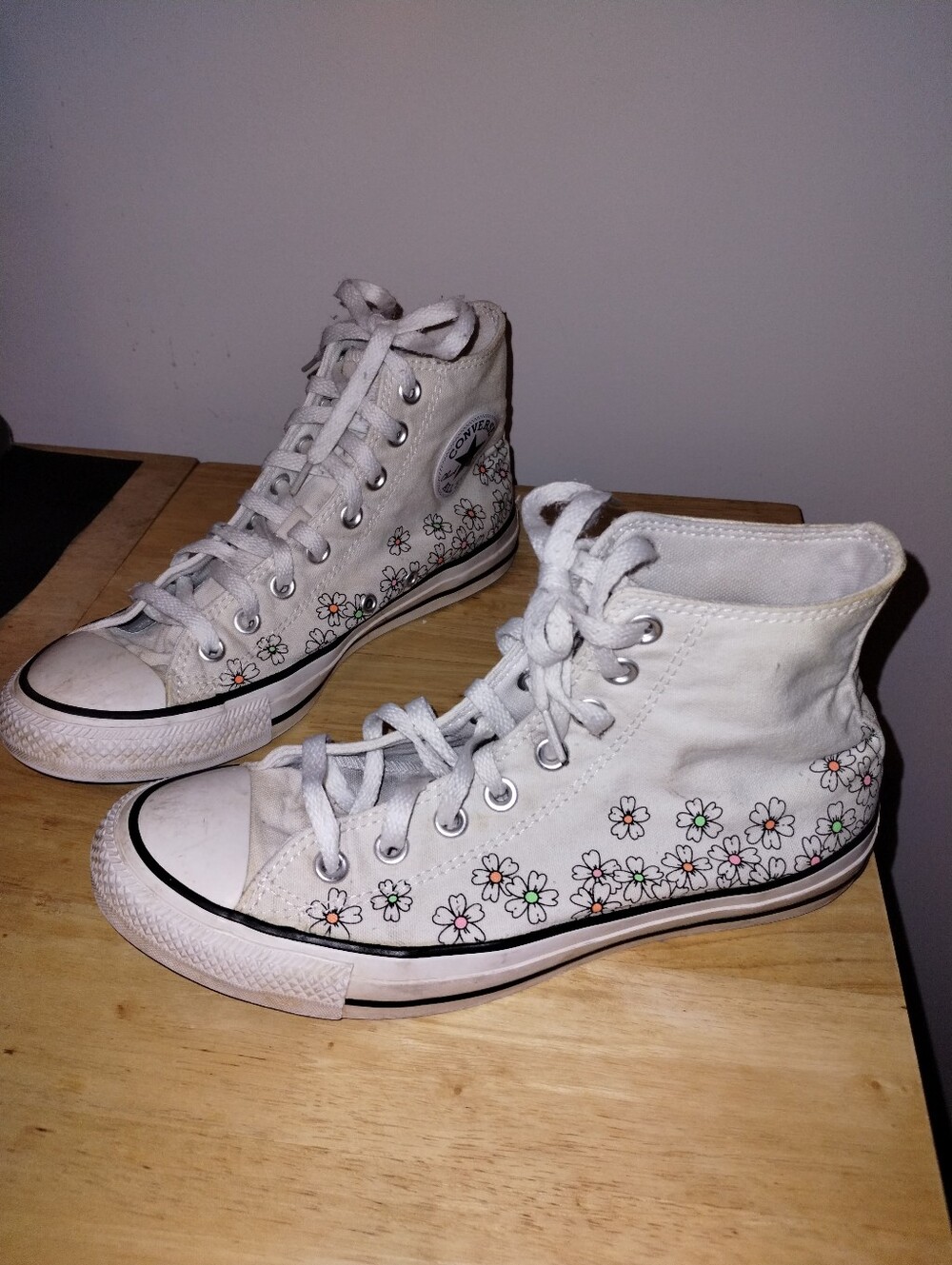 Converse Chuck Taylor Off White High Top Sneakers Daisies Size 8.5 - Picture 7 of 9